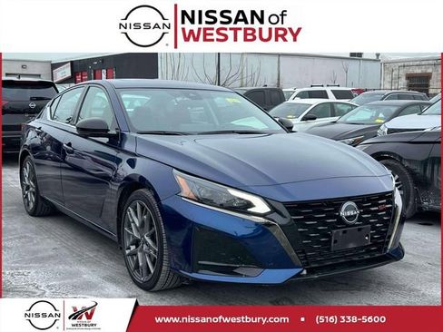 Used 2023 Nissan Altima 2.0 SR image 1