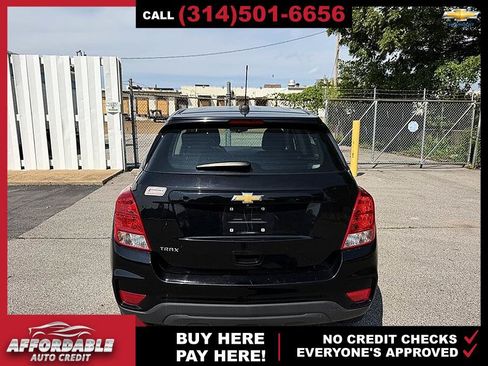 Used 2019 Chevrolet Trax LS FWD image 3