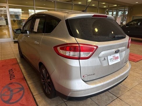 Used 2017 Ford C-MAX Titanium image 5