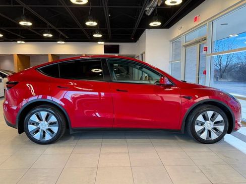 Used 2023 Tesla Model Y Long Range AWD/4WD image 15