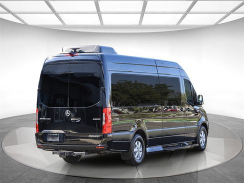 Used 2023 Mercedes-Benz Sprinter 2500 image 4