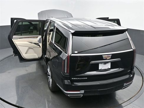 Certified 2025 Cadillac Escalade Premium Luxury Platinum w/ LPO, Floor Liner Package image 66