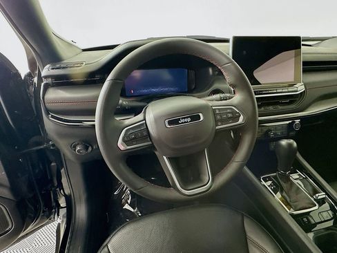 Certified 2025 Jeep Compass Trailhawk w/ Trailhawk Elite Group image 19