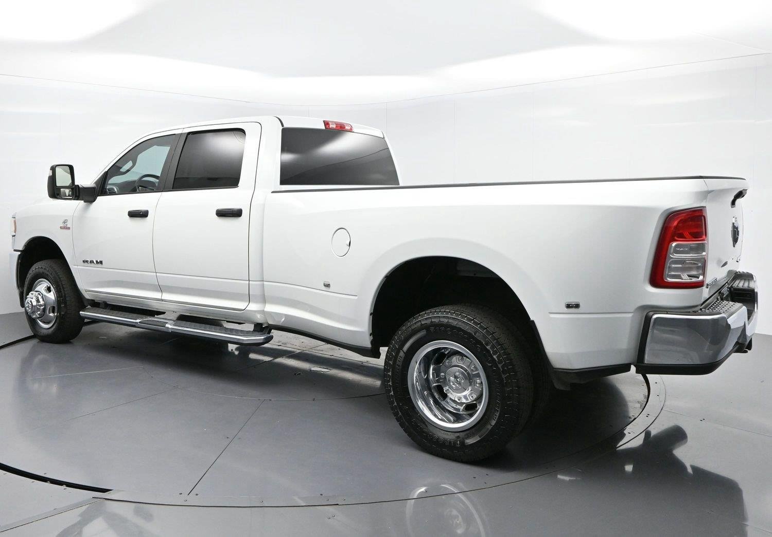 Used 2024 RAM 3500 Big Horn AWD/4WD image 5