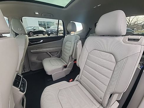 New 2025 Volkswagen Atlas SEL image 18