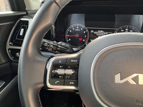 Used 2022 Kia Sorento SX image 32