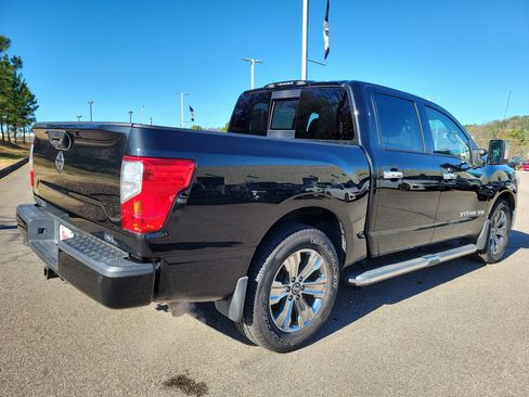 Used 2019 Nissan Titan SL w/ Chrome Package image 26