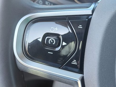 Used 2025 Volvo V60 B5 Cross Country Plus image 14