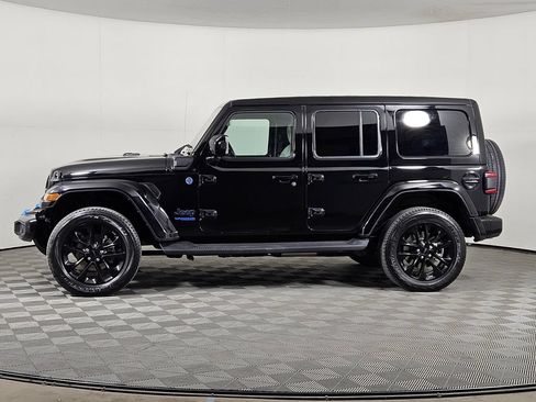 Used 2021 Jeep Wrangler Unlimited Sahara AWD/4WD image 3