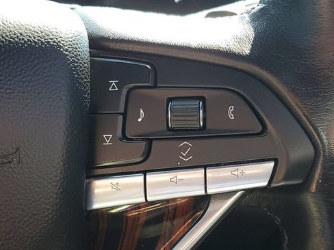 Used 2024 Cadillac Escalade Premium Luxury w/ LPO, Floor Liner Package AWD/4WD image 18