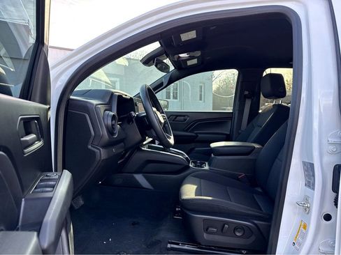 Used 2024 Chevrolet Colorado Trail Boss image 11