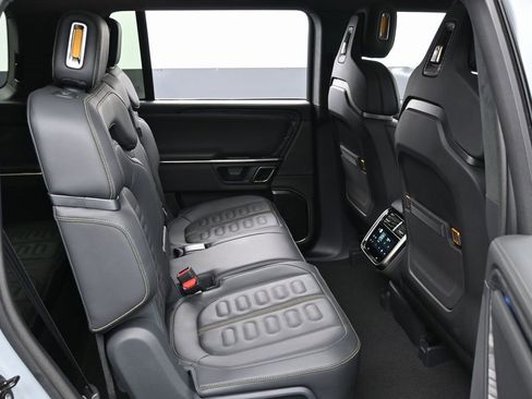 Used 2022 Rivian R1S Launch Edition image 30