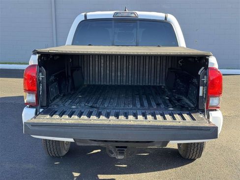 Used 2018 Toyota Tacoma SR w/ SR Convenience Package image 16
