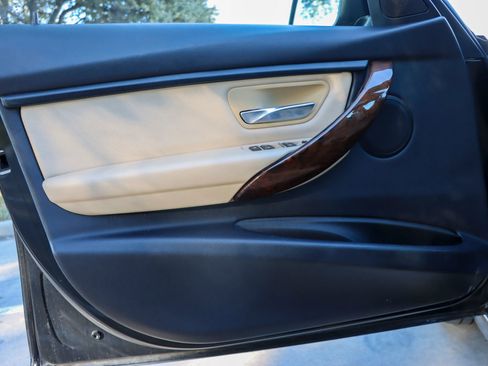 Used 2018 BMW 320i Sedan image 13