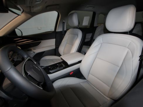 New 2026 Lincoln Nautilus Premier image 3