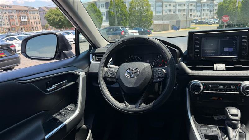 Used 2020 Toyota RAV4 XLE w/ Convenience Package FWD image 26