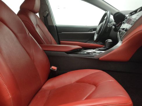 Used 2019 Toyota Camry XSE FWD image 21