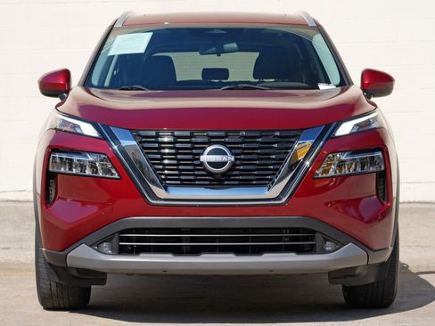 Used 2023 Nissan Rogue SV w/ SV Premium B Package FWD image 6