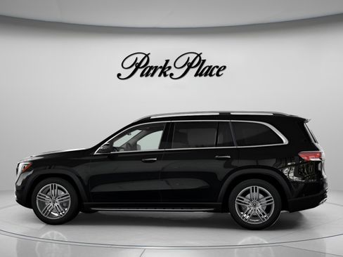 New 2026 Mercedes-Benz GLS 450 4MATIC image 9