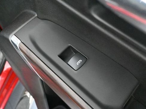 Used 2021 GMC Sierra 1500 SLT image 46