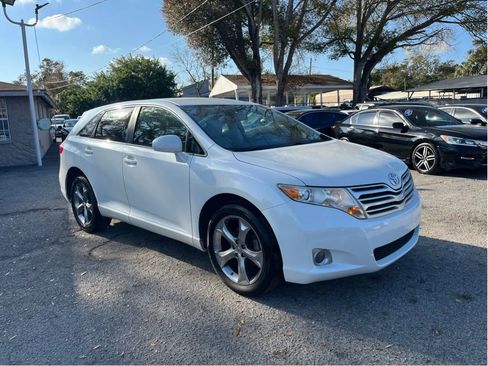 Used 2010 Toyota Venza image 3