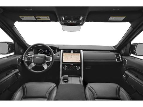 Used 2025 Land Rover Discovery S image 4