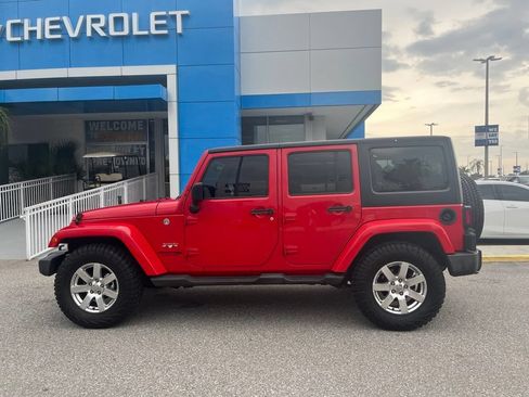 Used 2018 Jeep Wrangler Unlimited Sahara w/ Connectivity Group AWD/4WD image 6