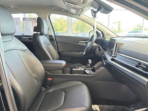Used 2024 Kia Sportage EX image 19