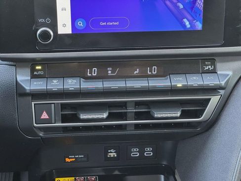 Used 2025 Toyota Camry LE FWD image 5