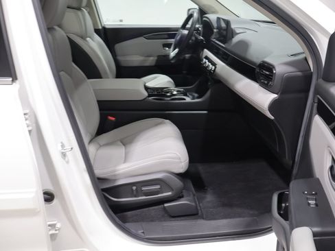 Used 2025 Honda Pilot Touring image 22