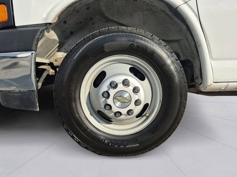 Used 2022 Chevrolet Express 3500 w/ Power Convenience Package image 9