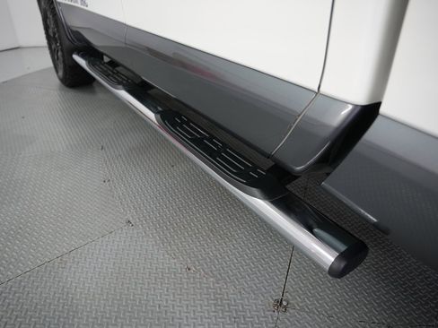 Used 2019 Nissan Titan PRO-4X image 36