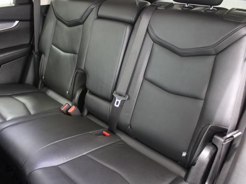 Used 2019 Cadillac XT5 Premium Luxury AWD/4WD image 18