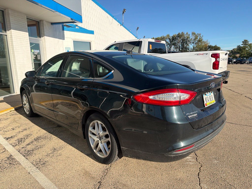 Used 2014 Ford Fusion SE FWD image 4