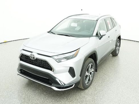 New 2025 Toyota RAV4 SE image 5