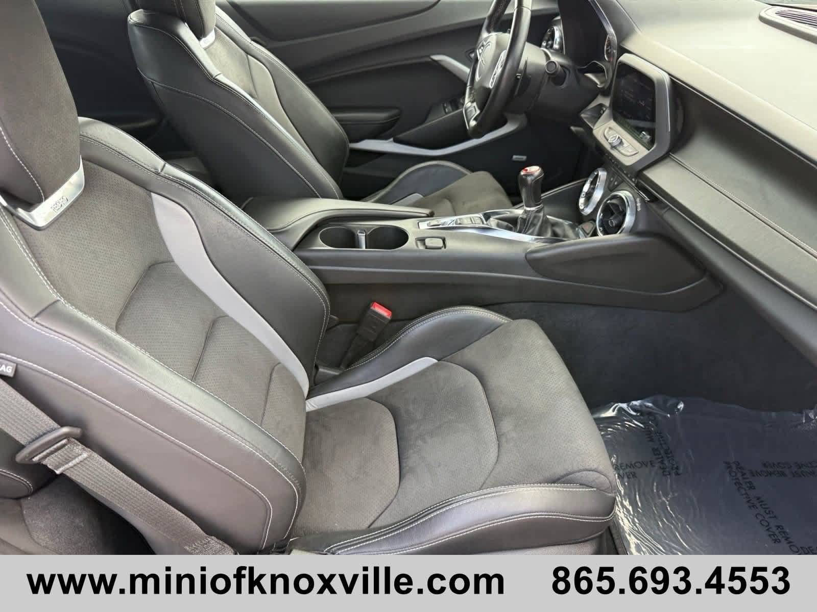 Used 2022 Chevrolet Camaro LT w/ Technology Package RWD image 18