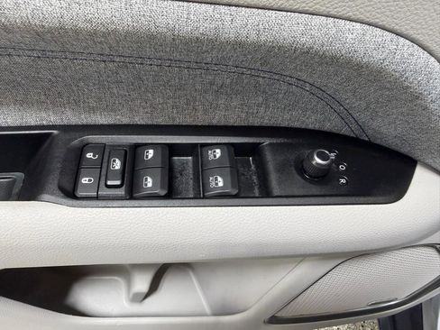 Used 2022 Jeep Compass Latitude w/ Sun and Sound Group image 13