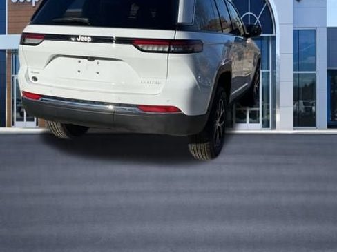 Used 2025 Jeep Grand Cherokee Limited image 7