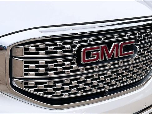 Used 2017 GMC Acadia Denali w/ Technology Package image 29