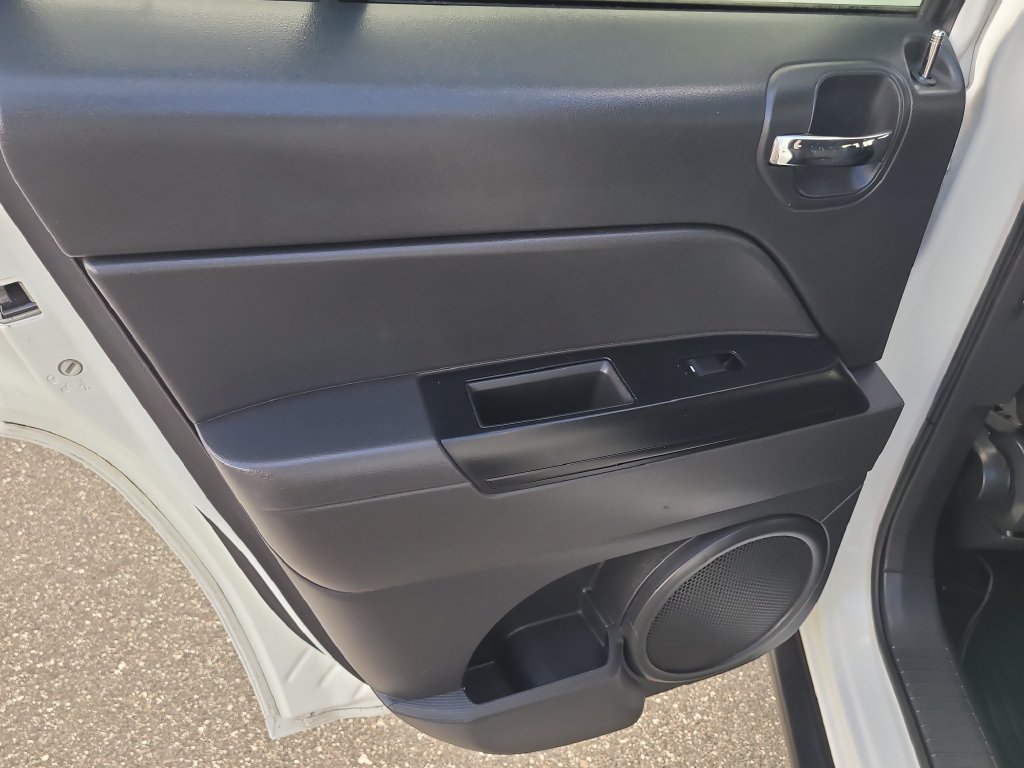 Used 2014 Jeep Patriot Sport w/ Power Value Group FWD image 9