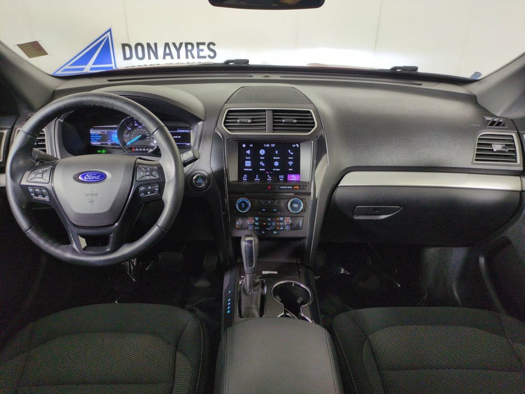 Used 2017 Ford Explorer XLT w/ Equipment Group 201A FWD image 14