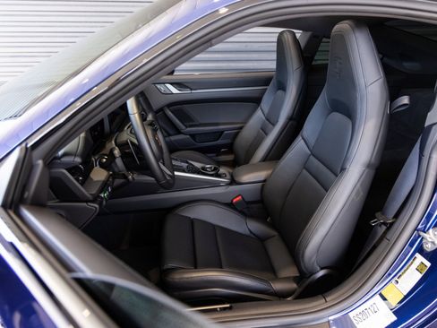 Used 2025 Porsche 911 Carrera image 5