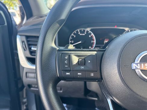 Certified 2023 Nissan Rogue SV FWD image 14