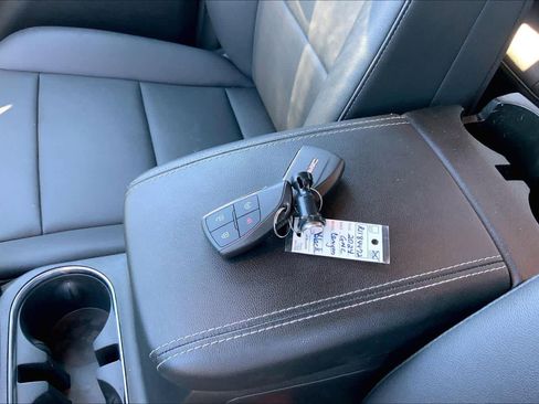 Used 2024 GMC Canyon Elevation w/ Elevation Premium Package image 15