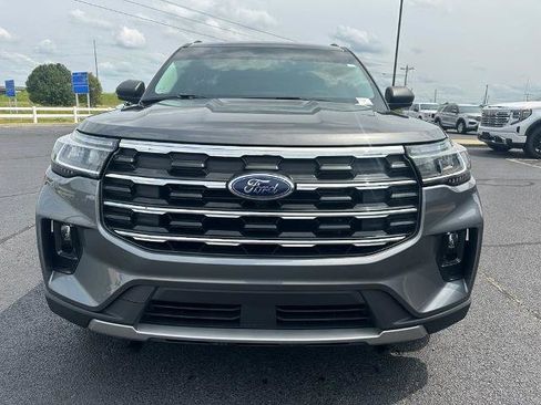 Certified 2025 Ford Explorer Active w/ Active Comfort Package RWD image 3