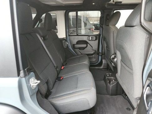 Used 2025 Jeep Wrangler Sport image 19