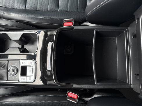 Certified 2022 Kia Telluride SX w/ SX Prestige Package AWD/4WD image 35