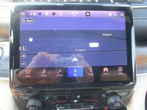 Used 2023 Jeep Grand Cherokee Limited AWD/4WD image 8