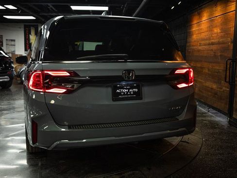 Used 2025 Honda Odyssey Sport-L image 6