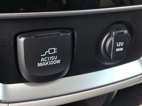 Certified 2024 Kia Carnival SX Prestige FWD image 11